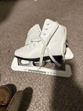 Lake Placid CASCADE Girl's Figure Ice Skate - .com